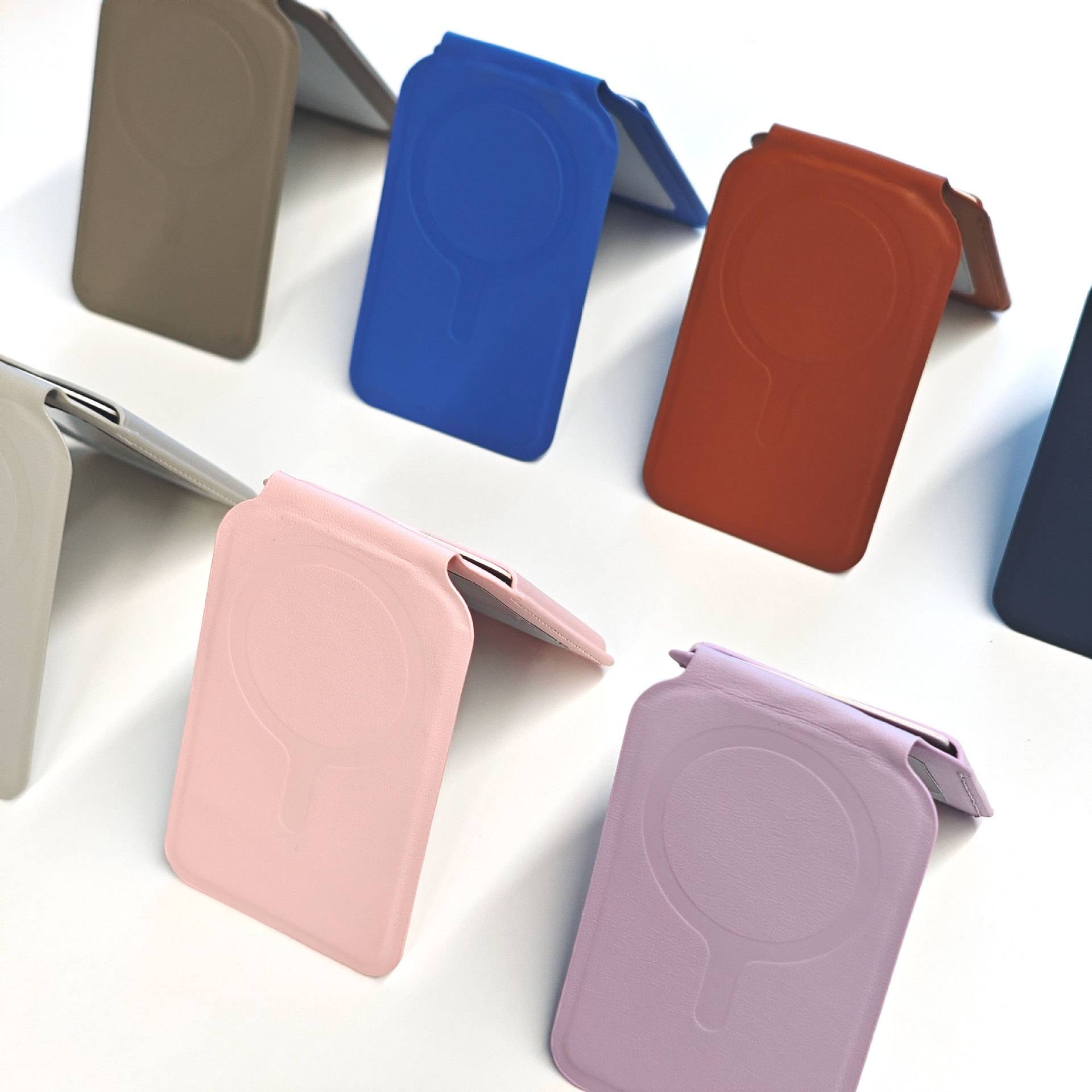 Magnetic Bracket Card Holder 